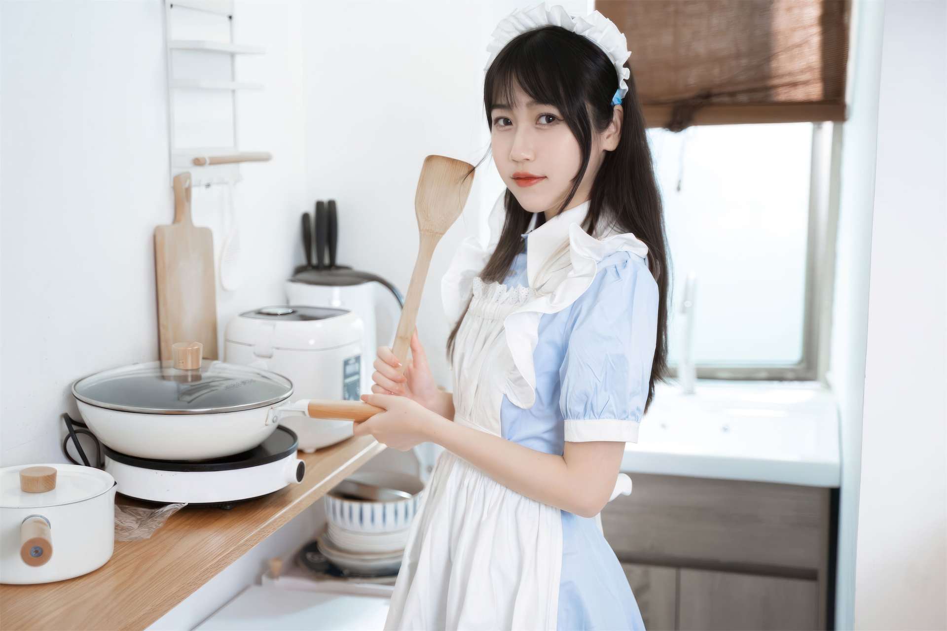 不呆猫No.056 - 厨房小女仆 [33P]